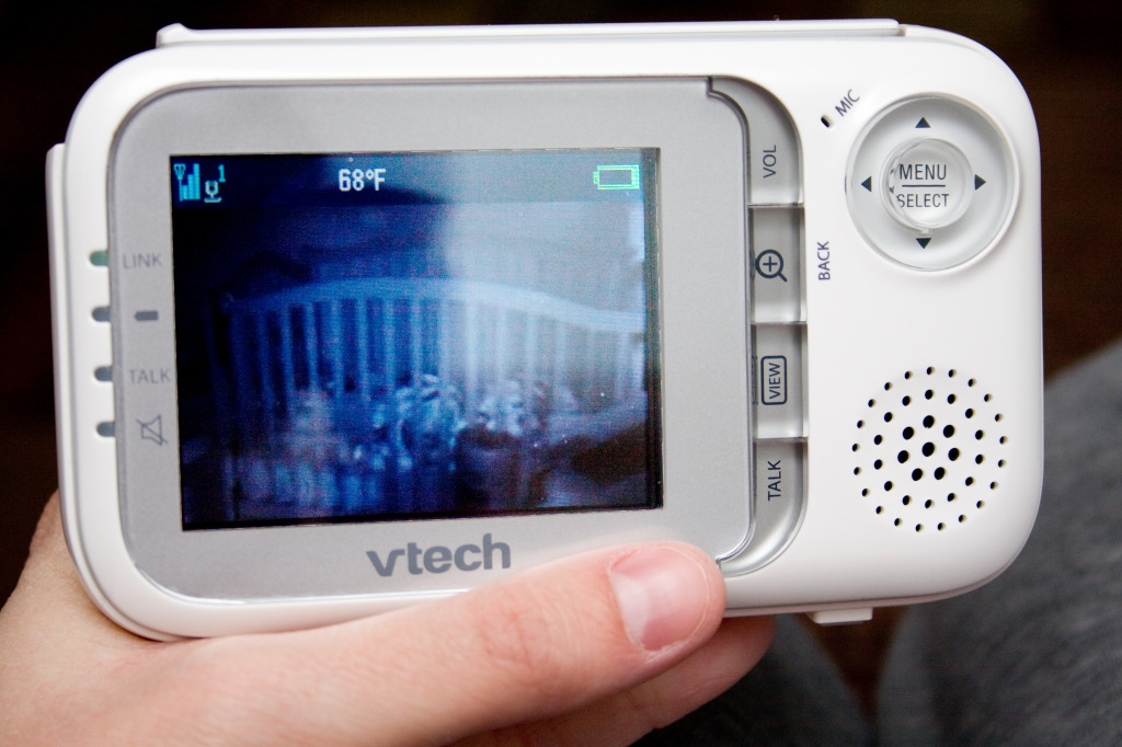 Looking for a video monitor? Here's my review of the V-Tech Video Monitor. | candleinthenight.com