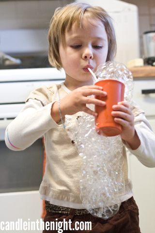These indoor bubbles are great for keeping kids having fun on days when it's too icky to go outside! | candleinthenight.com