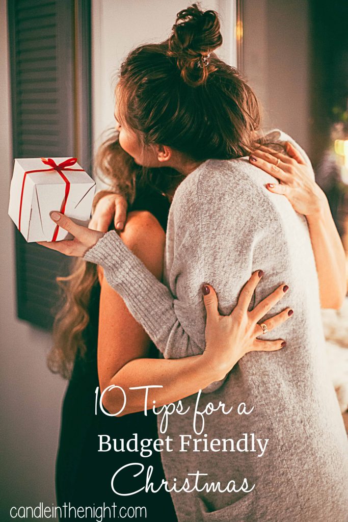 Struggling with money this year? Here are 10 tips for a budget friendly Christmas! 
