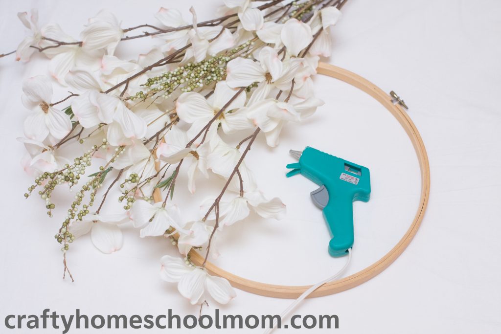 Supplies list for DIY dogwood wreath